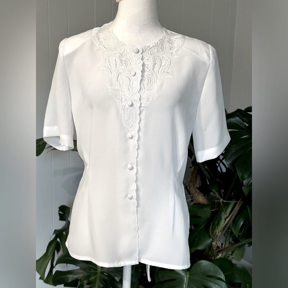 Diversity Vintage Blouse -  Size 6/P excellent condition